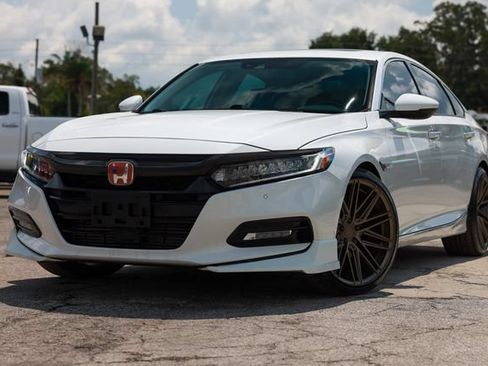Used 2018 Honda Accord Touring image 1