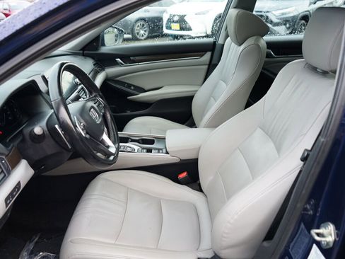 Used 2020 Honda Accord Touring image 16