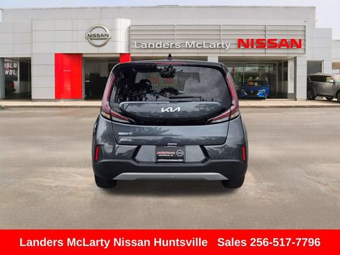 Used 2024 Kia Soul LX w/ Option Group 015 FWD image 5