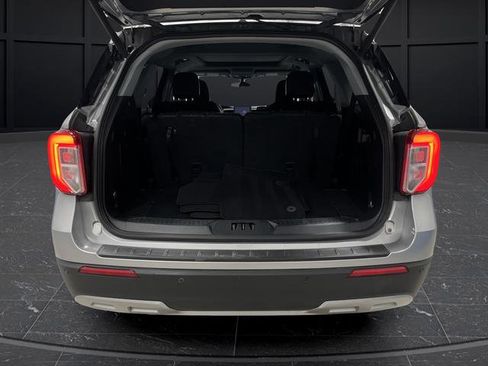 Used 2023 Ford Explorer XLT image 15