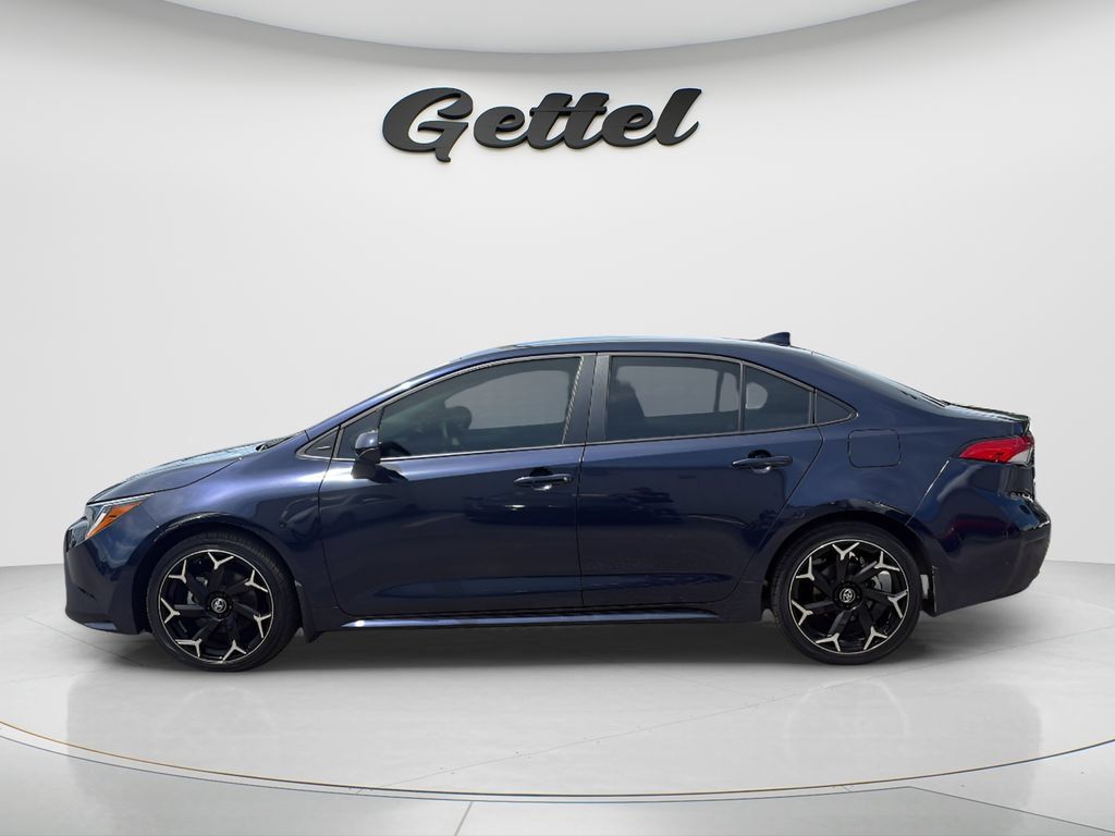 Used 2025 Toyota Corolla LE FWD image 8