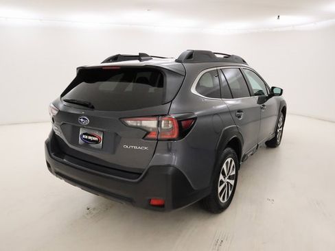 Used 2024 Subaru Outback Premium image 3