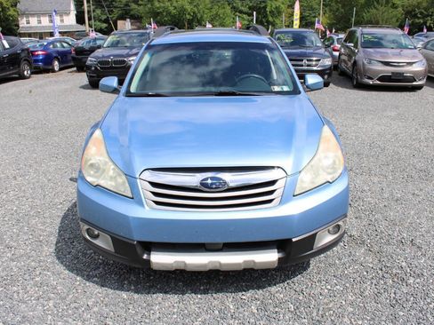 Used 2010 Subaru Outback 2.5i Limited AWD/4WD image 3