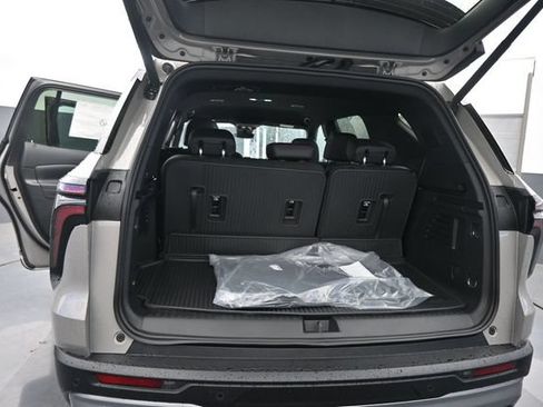 New 2026 Chevrolet Traverse Z71 w/ Enhanced Driving Package AWD/4WD image 8