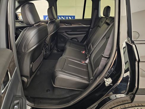 New 2025 Jeep Grand Cherokee Limited image 42