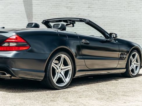 Used 2011 Mercedes-Benz SL 550 image 44