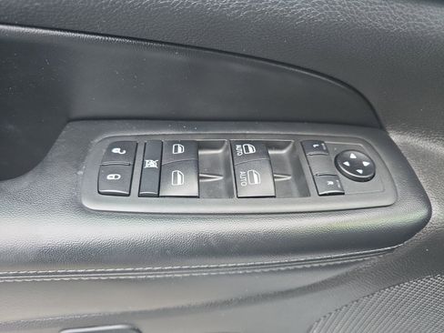 Used 2020 Jeep Grand Cherokee Limited w/ Luxury Group II image 24