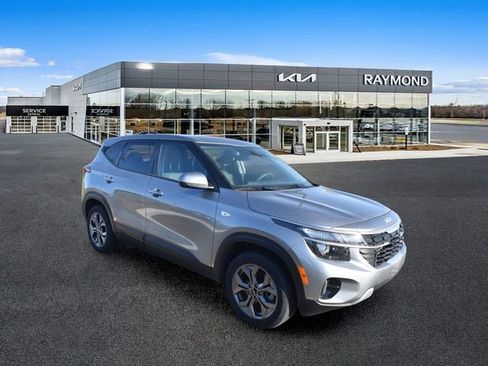 Used 2024 Kia Seltos LX AWD/4WD image 10
