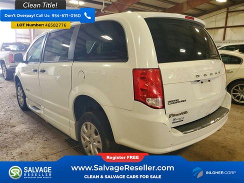 Used 2019 Dodge Grand Caravan SE FWD image 3