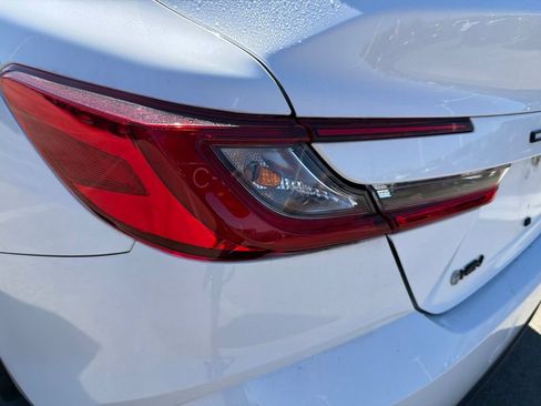 Used 2025 Toyota Camry SE FWD image 8