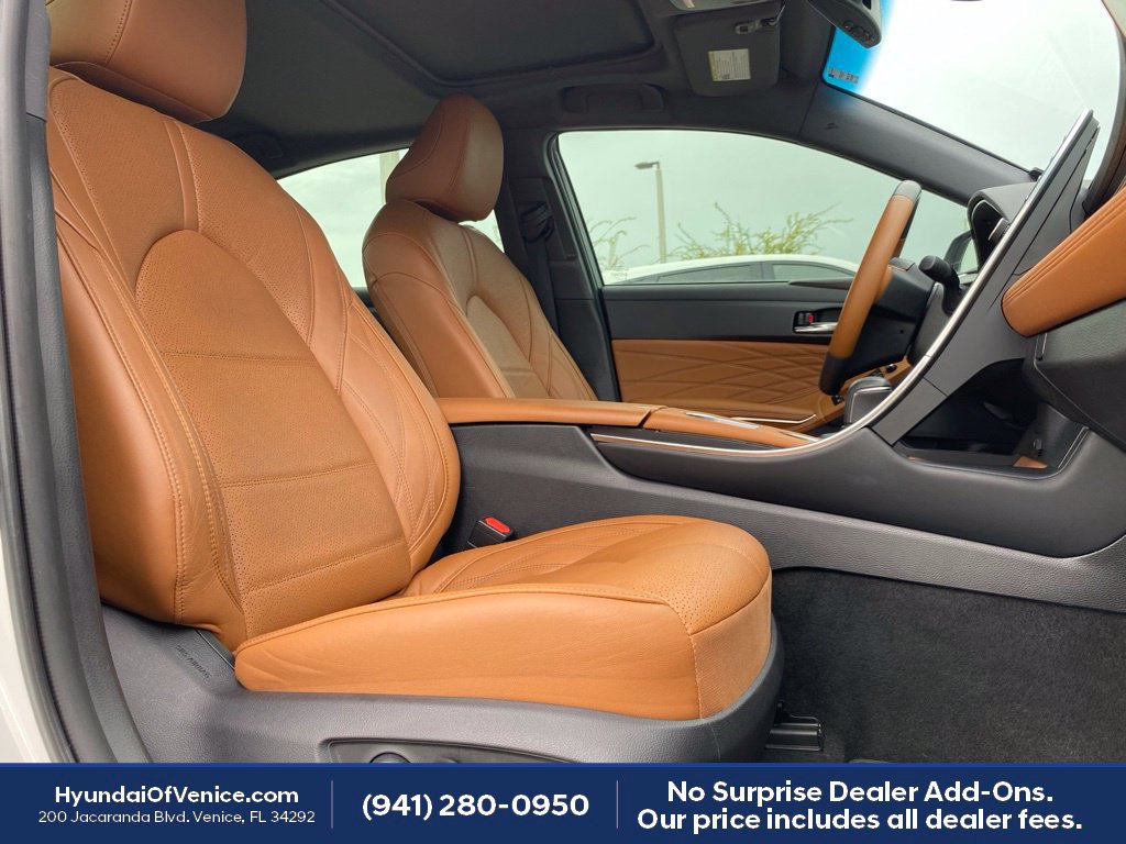 Used 2021 Toyota Avalon Limited w/ Advanced Safety Package FWD image 19
