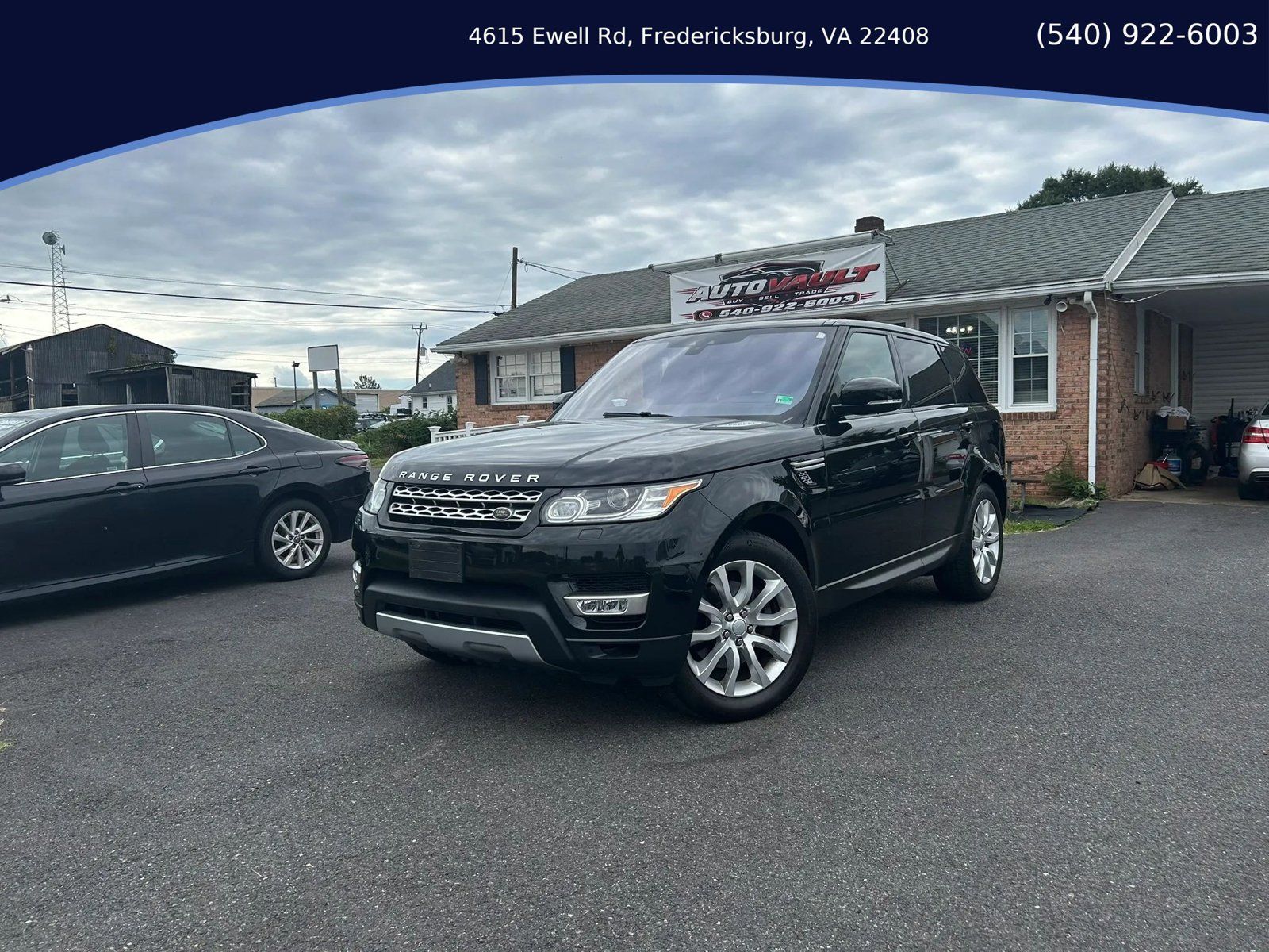 Used 2017 Land Rover Range Rover Sport HSE AWD/4WD image 1