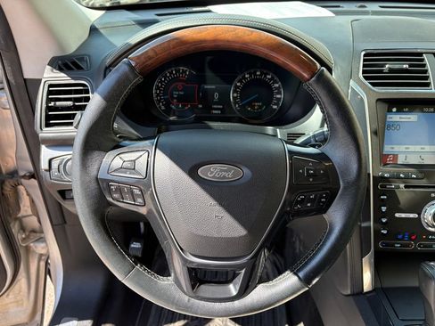 Used 2018 Ford Explorer Platinum AWD/4WD image 19