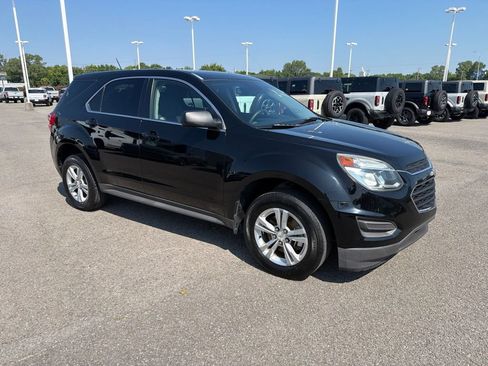 Used 2017 Chevrolet Equinox LS FWD image 1