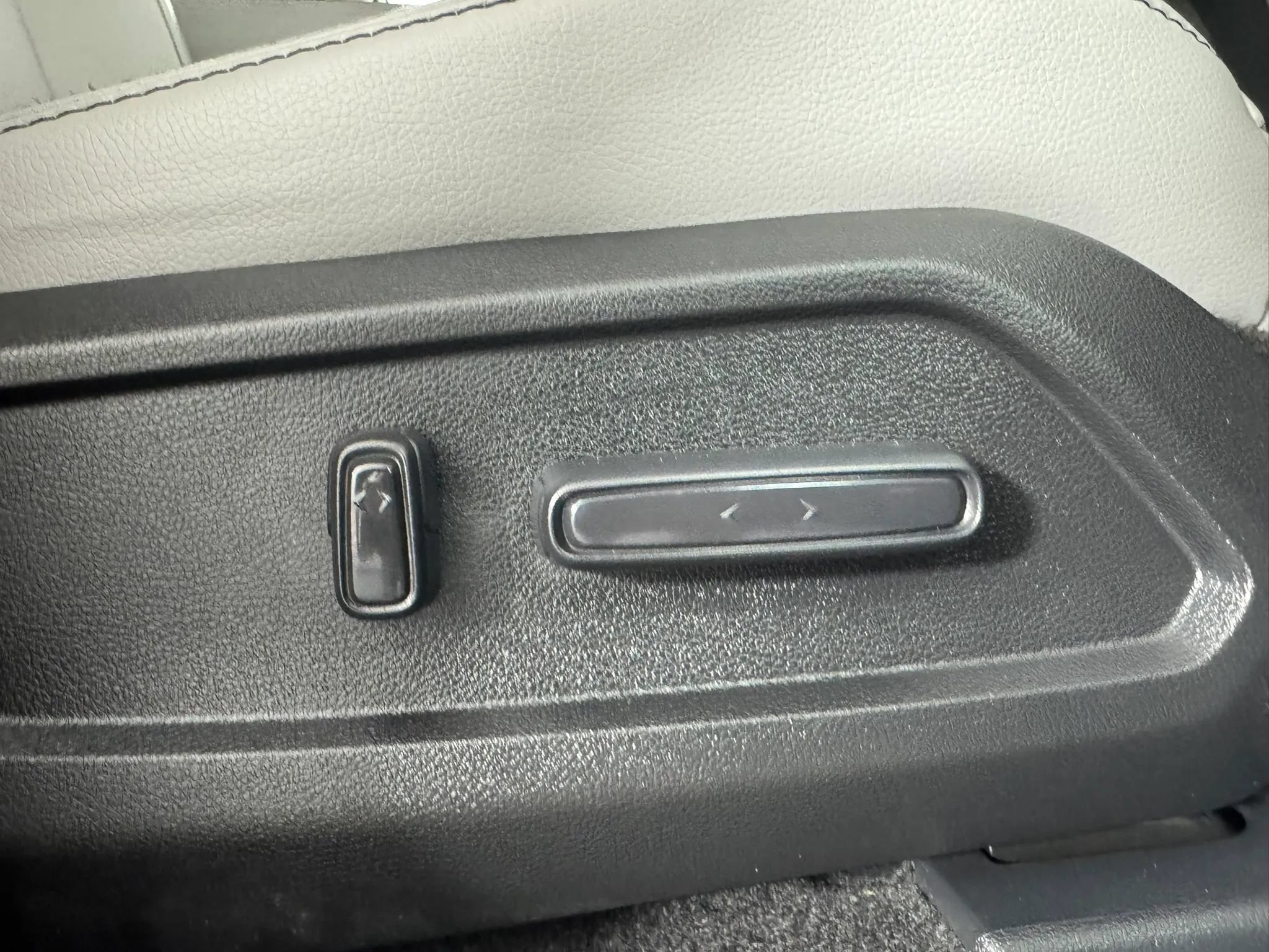 Used 2025 Honda Pilot EX-L image 36