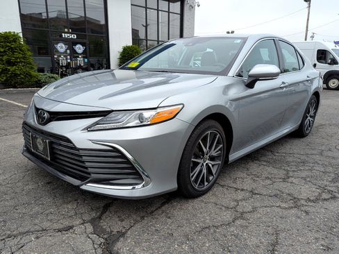 Used 2023 Toyota Camry XLE image 2