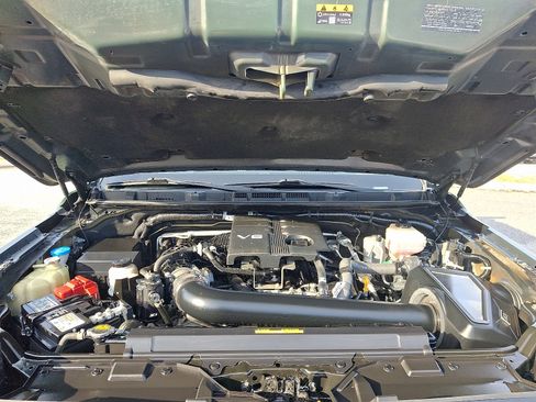 Used 2022 Nissan Frontier PRO-4X image 27