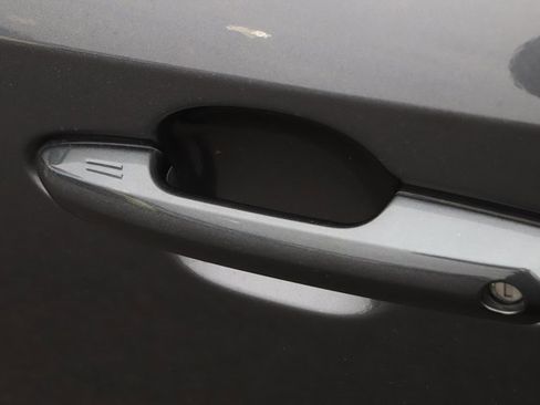 Used 2023 Toyota RAV4 SE image 9