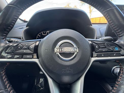 Used 2023 Nissan Altima 2.0 SR FWD image 12