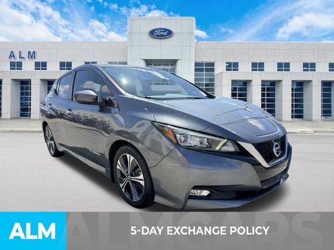 Used 2018 Nissan Leaf SV w/ SV Technology Package image 3