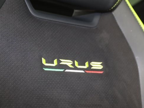 Used 2022 Lamborghini Urus image 15
