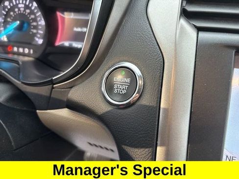 Used 2019 Ford Fusion SE image 20