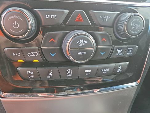 Used 2021 Jeep Grand Cherokee Altitude AWD/4WD image 25