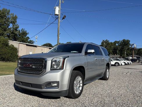 Used 2017 GMC Yukon XL SLT image 5