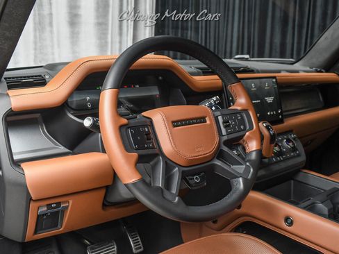 Used 2025 Land Rover Defender 110 AWD/4WD image 8