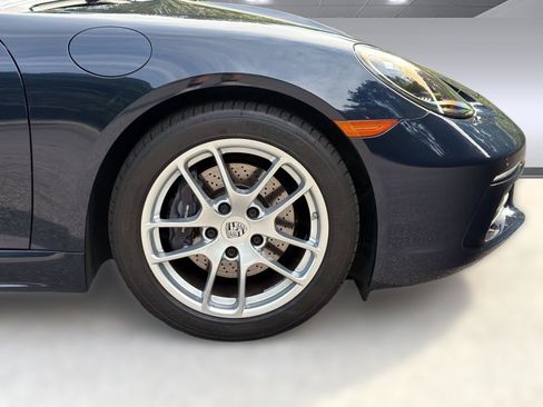 Used 2021 Porsche 718 Cayman RWD image 25