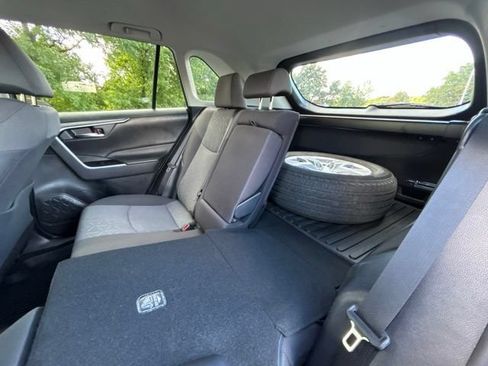 Used 2020 Toyota RAV4 XLE w/ Convenience Package AWD/4WD image 31