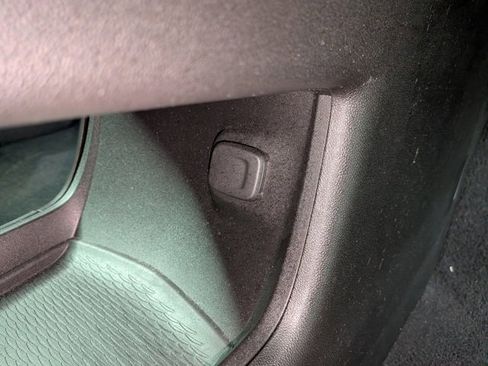 Certified 2023 Cadillac XT5 Luxury w/ LPO, Floor Liner Package image 9