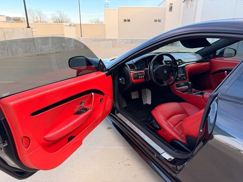Used 2015 Maserati GranTurismo MC image 10