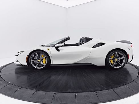 Used 2022 Ferrari SF90 Spider AWD/4WD image 19