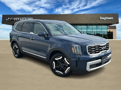 Used 2025 Kia Telluride S image 1