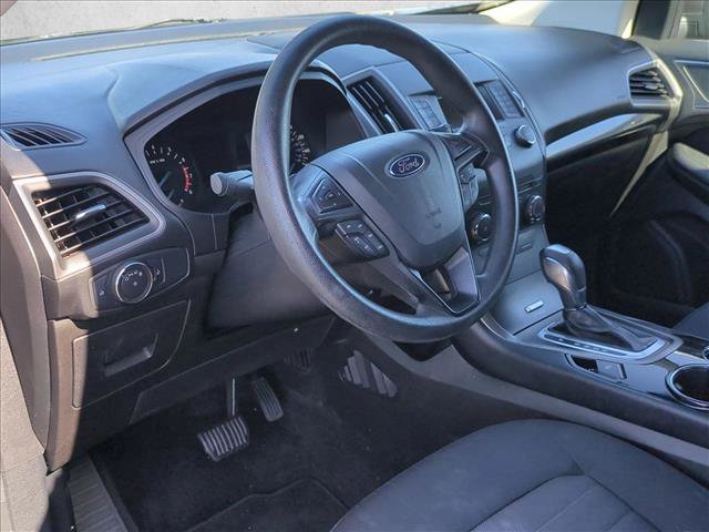 Used 2017 Ford Edge SE FWD image 10