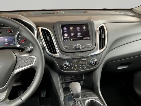 Used 2023 Chevrolet Equinox LT image 9