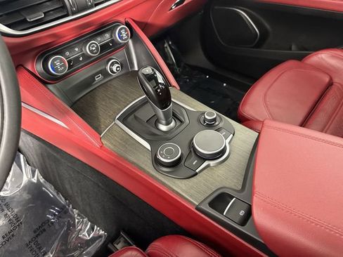 Used 2018 Alfa Romeo Stelvio Ti Sport AWD/4WD image 18