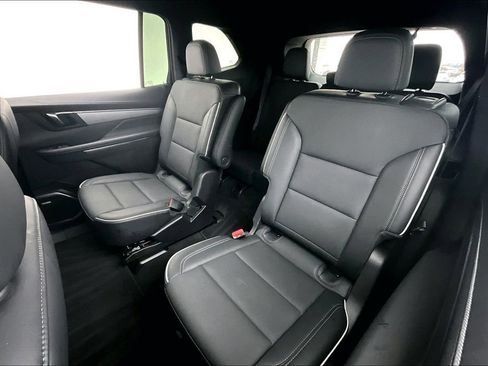 Used 2025 Buick Enclave Preferred image 32