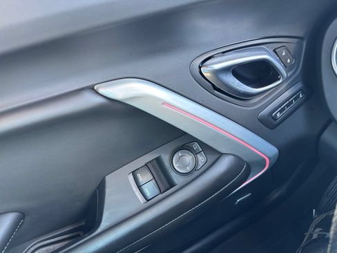 Used 2020 Chevrolet Camaro SS RWD image 11