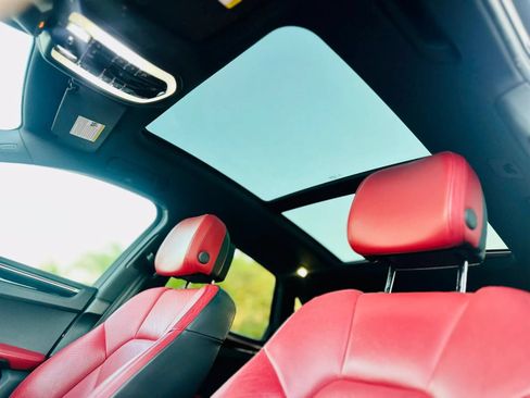 Used 2018 Porsche Macan Sport Edition AWD/4WD image 13