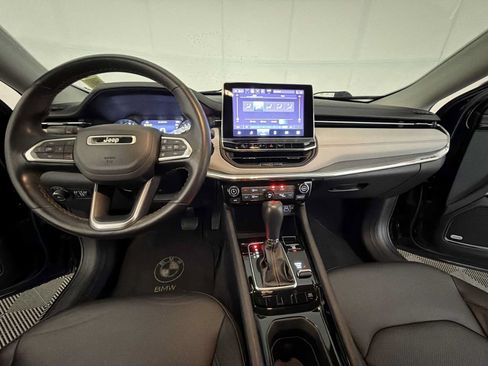 Used 2022 Jeep Compass Limited w/ Sun and Sound Group AWD/4WD image 16