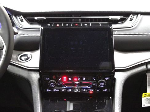 New 2025 Jeep Grand Cherokee Limited w/ Luxury Tech Group II image 13