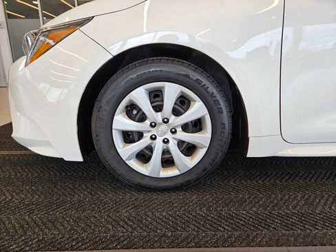 Used 2024 Toyota Corolla LE FWD image 11