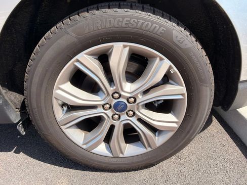 Used 2022 Ford Edge Titanium AWD/4WD image 30