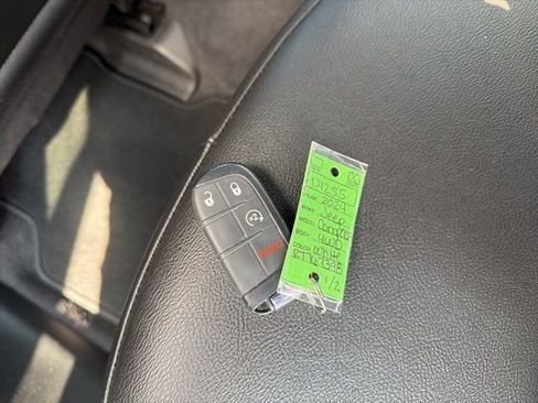 Used 2024 Jeep Compass Limited image 14