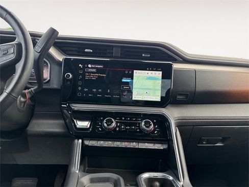 Used 2024 GMC Sierra 2500 Denali image 11