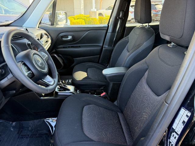 Used 2023 Jeep Renegade Latitude AWD/4WD image 12