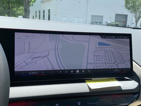 Used 2025 BMW X3 xDrive30i w/ Premium Package image 28