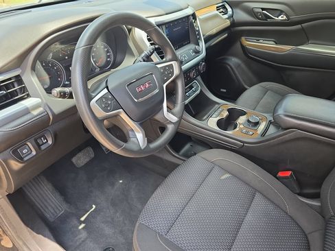 Used 2022 GMC Acadia SLE w/ Driver Convenience Package FWD image 17
